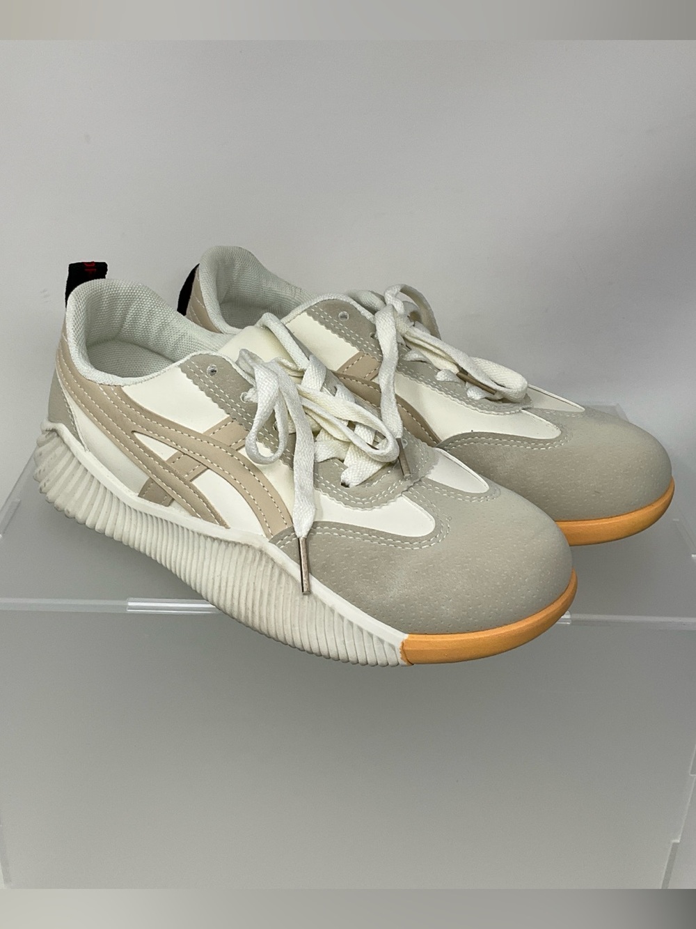De Florance Ultra-comfortable Vintage Sneakers. Size 6.5